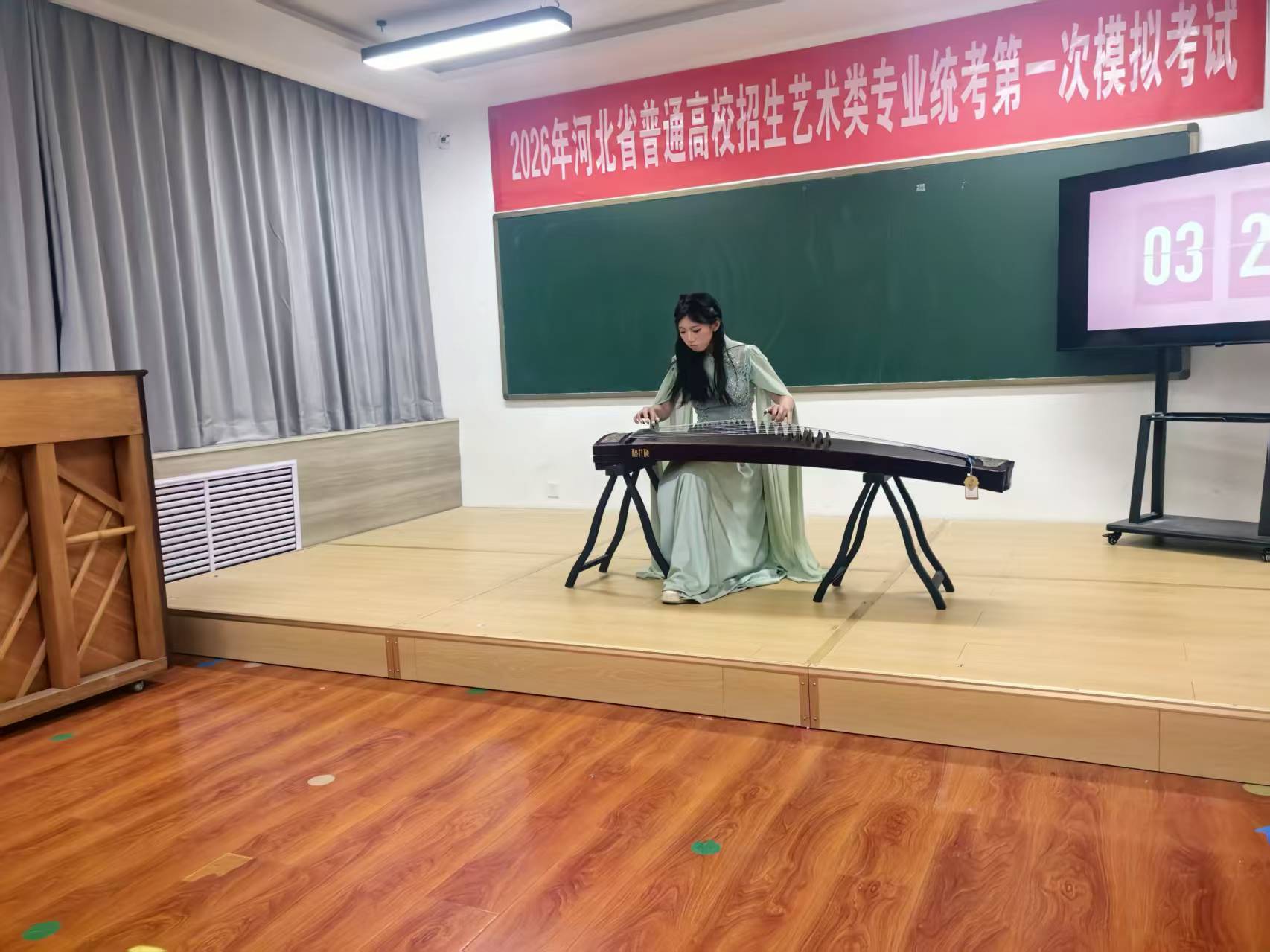 b81928c71821f9a5ed7131cbaa502299.jpg b81928c71821f9a5ed7131cbaa502299.jpg